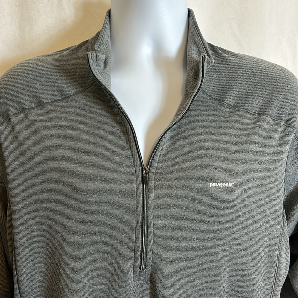Patagonia Men’s Size Large Dark Gray Pullover Long Sleeve Partial Zip T-shirt - Picture 3 of 3